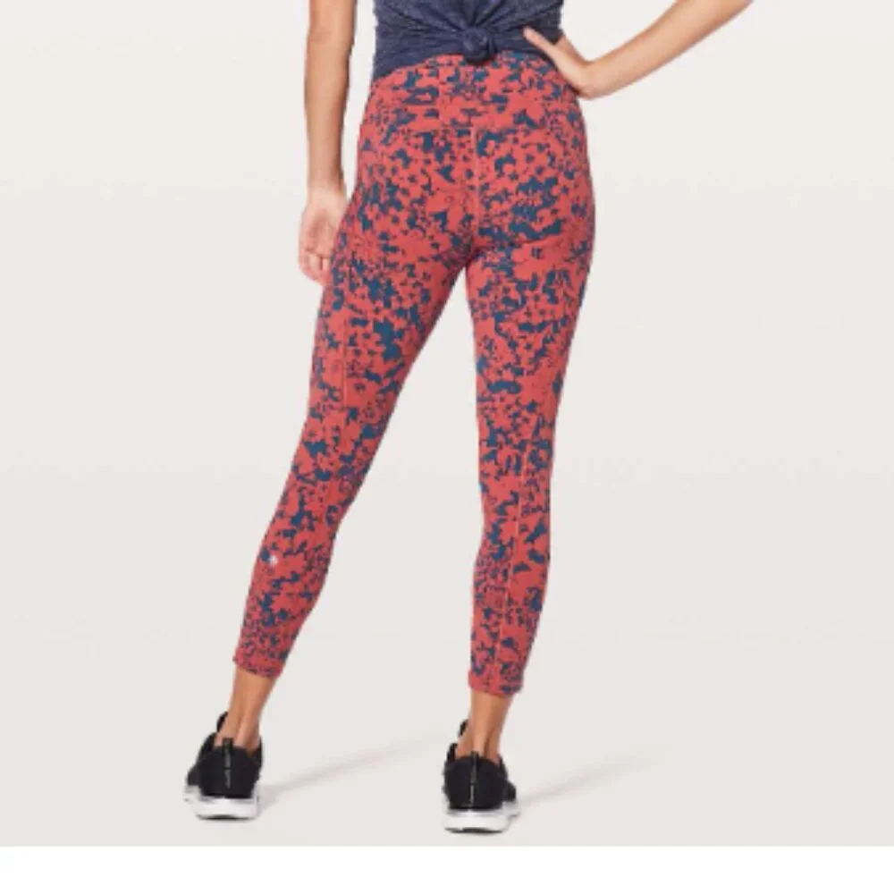 Lululemon Final Lap Crop *23